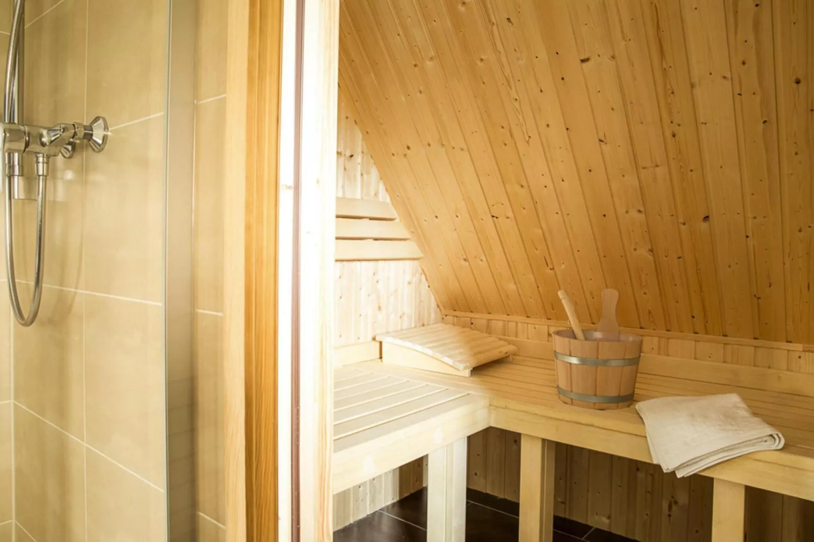 Haubenlerche 62-Sauna