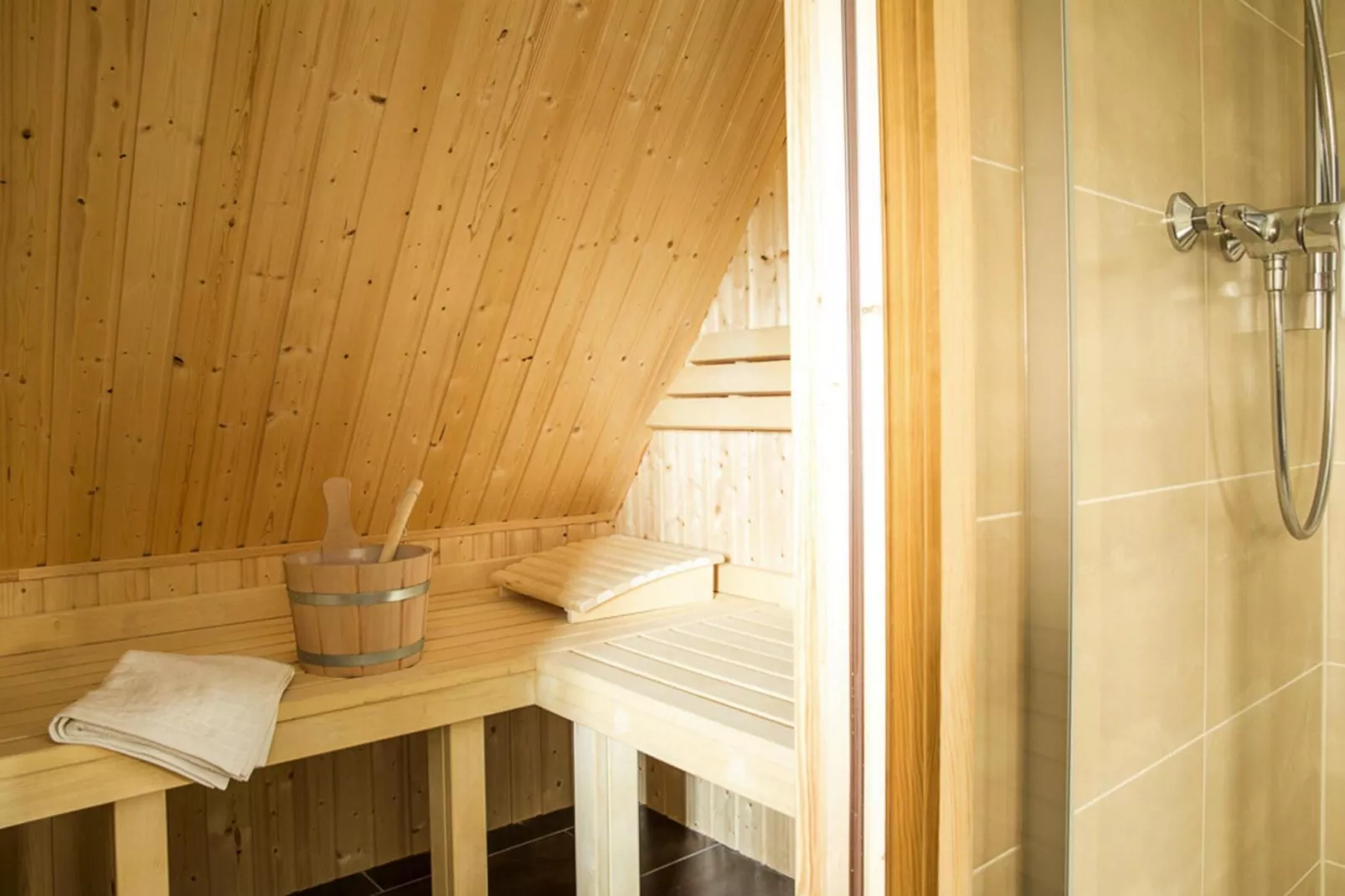 Haubenlerche 62-Sauna