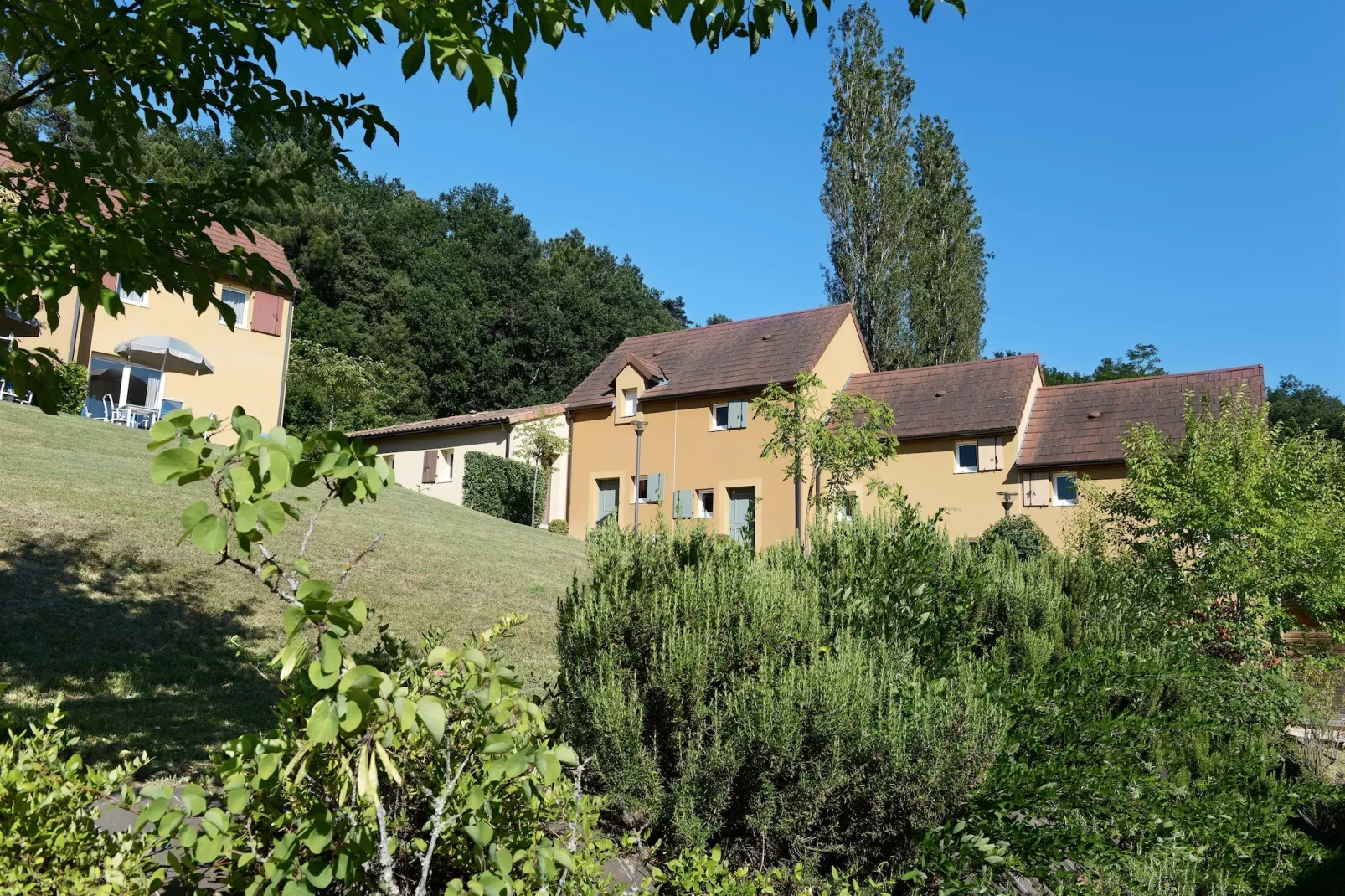 Les Côteaux de Sarlat 2-Buitenkant zomer