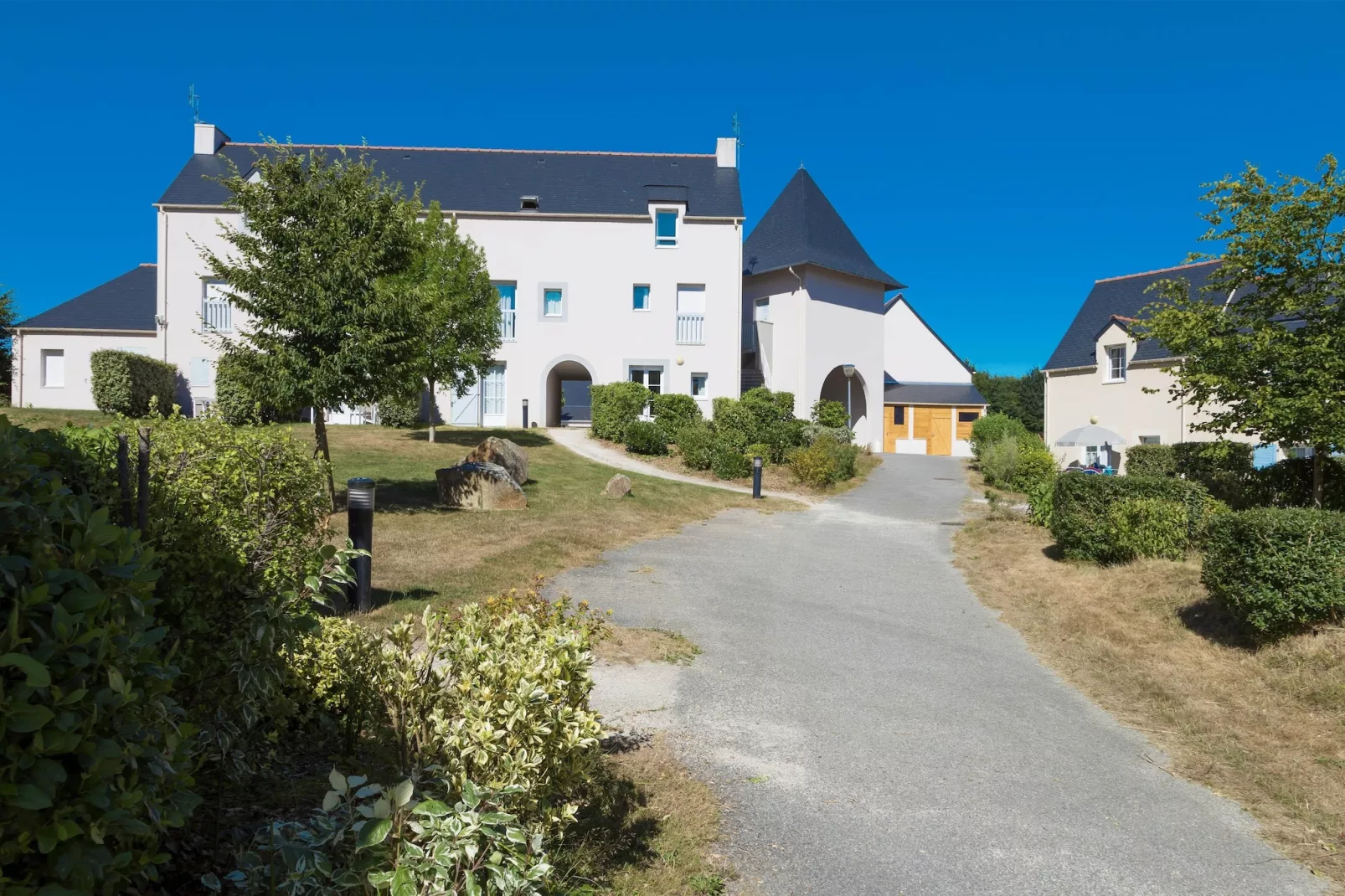 Résidence Le Domaine de l'Emeraude 3-Buitenkant zomer