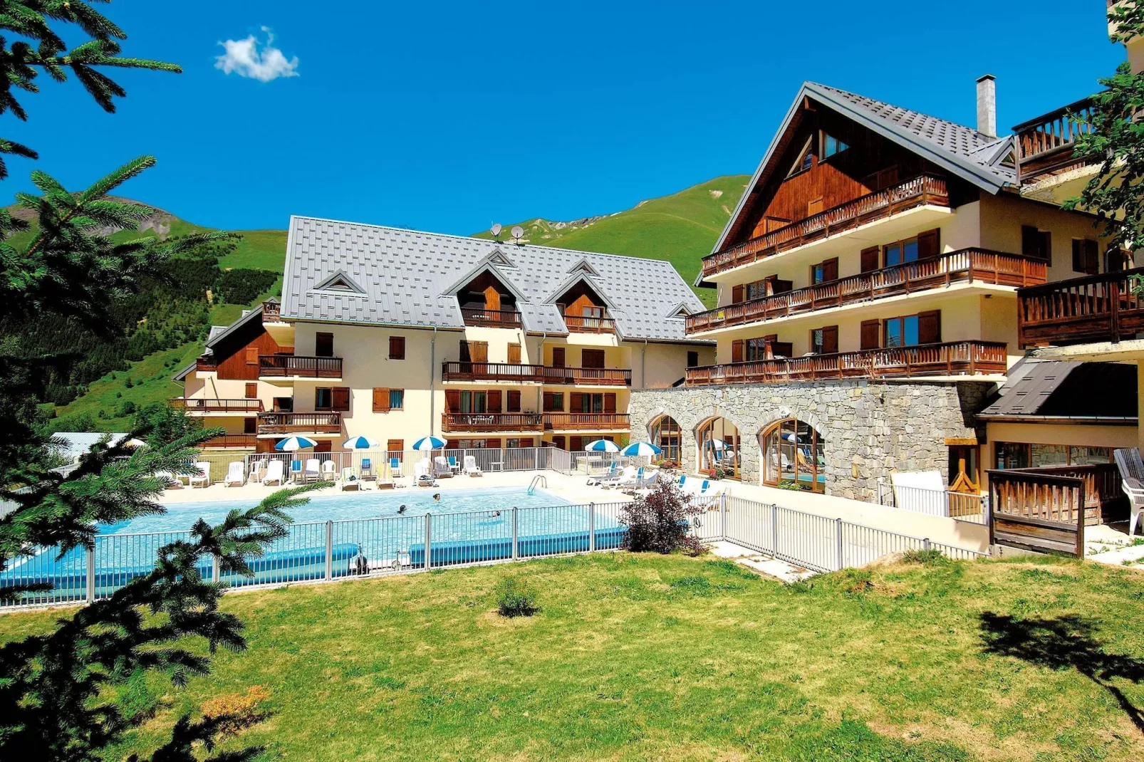 Residence Les Sybelles 1-Buitenkant zomer