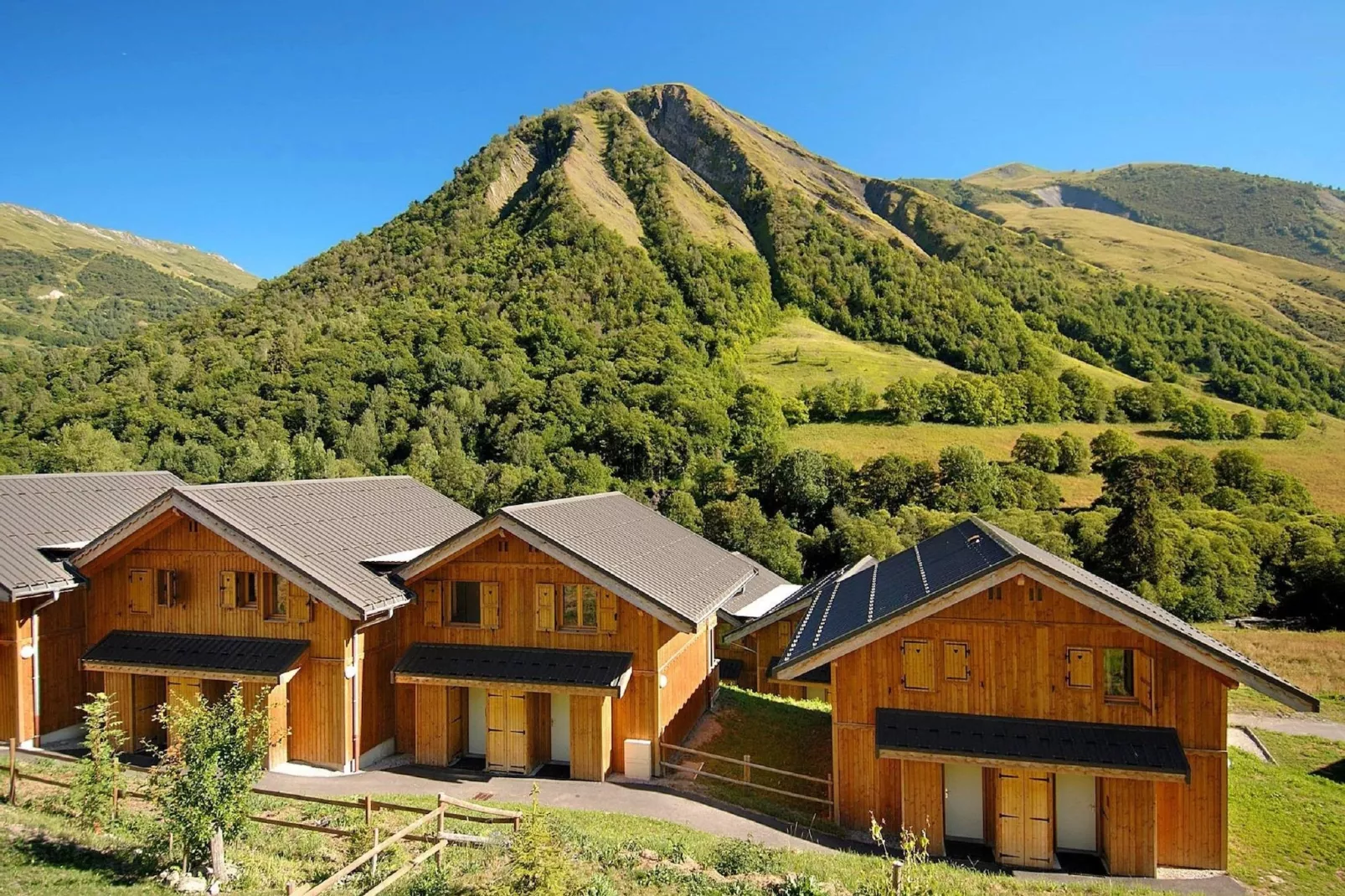 Les Chalets de l'Arvan II 2-Buitenkant zomer