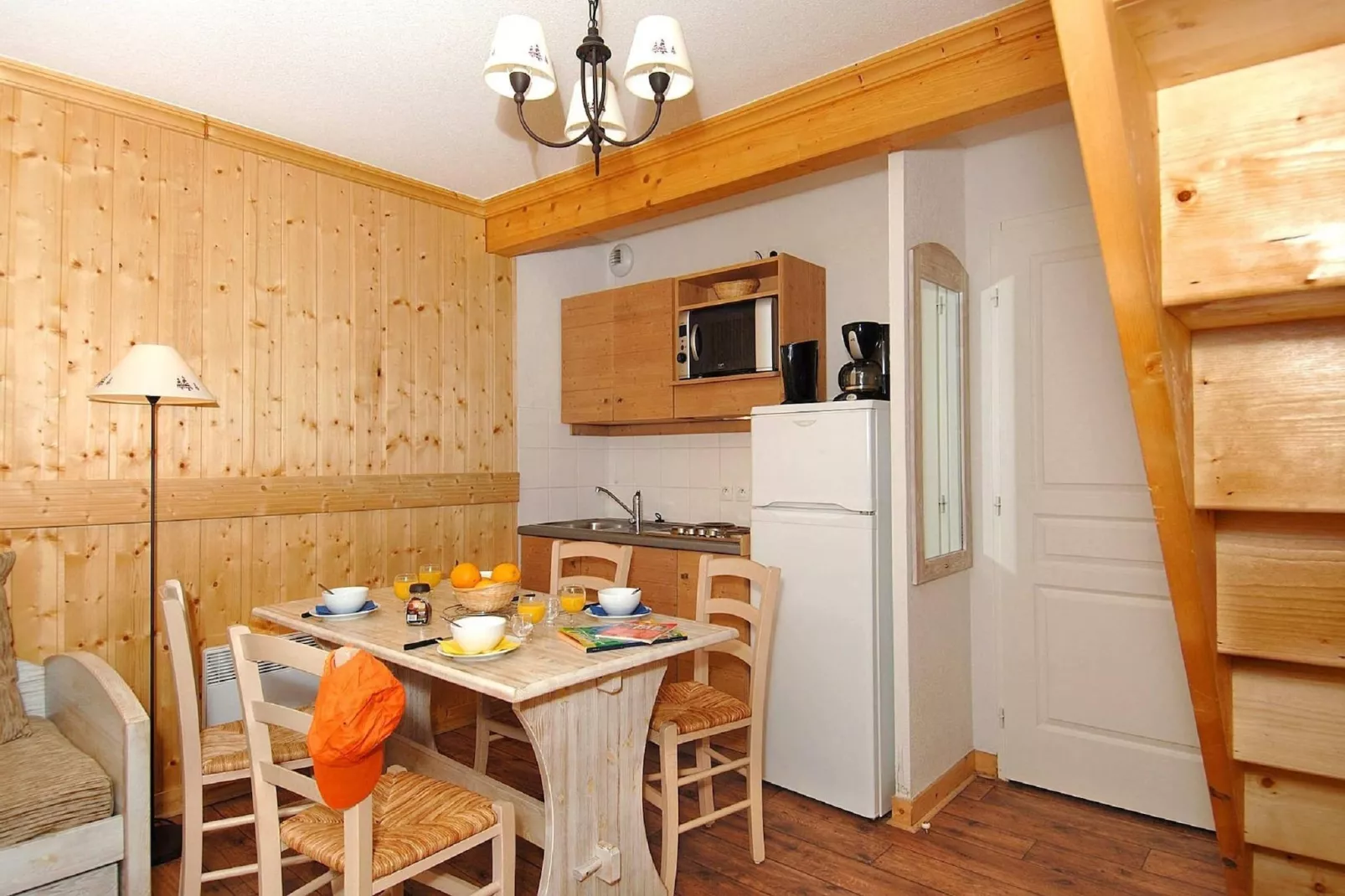 Les Chalets de l'Arvan II 2-Eetkamer