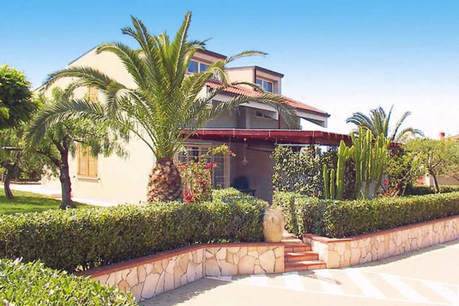 Residence Fontana Barone, Cefalù-Villette-Buitenkant zomer