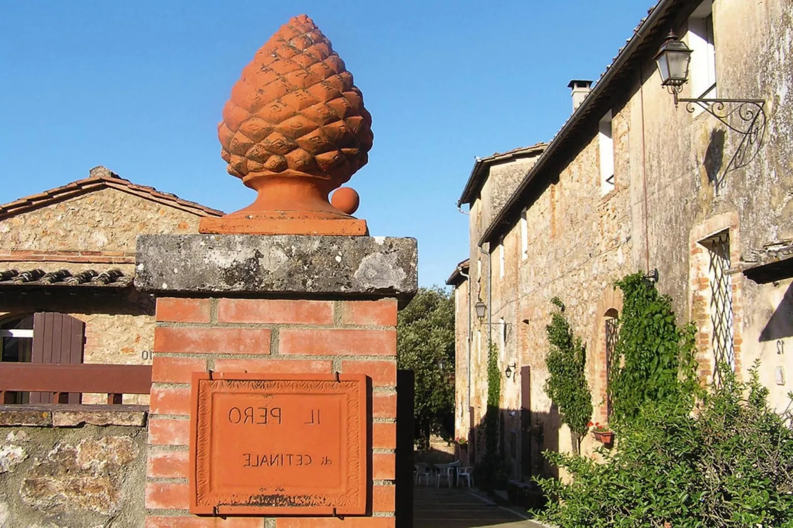 Residence Il Pero di Cetinale Sovicille Typ B 65 qm-Buitenkant zomer