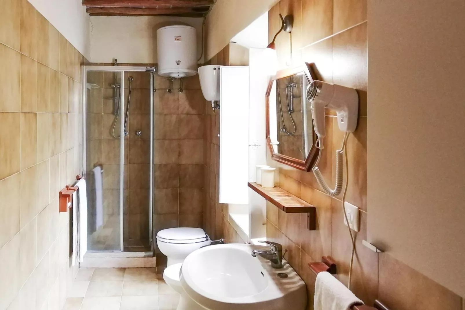 Residence Il Pero di Cetinale Sovicille Typ B 65 qm-Badkamer
