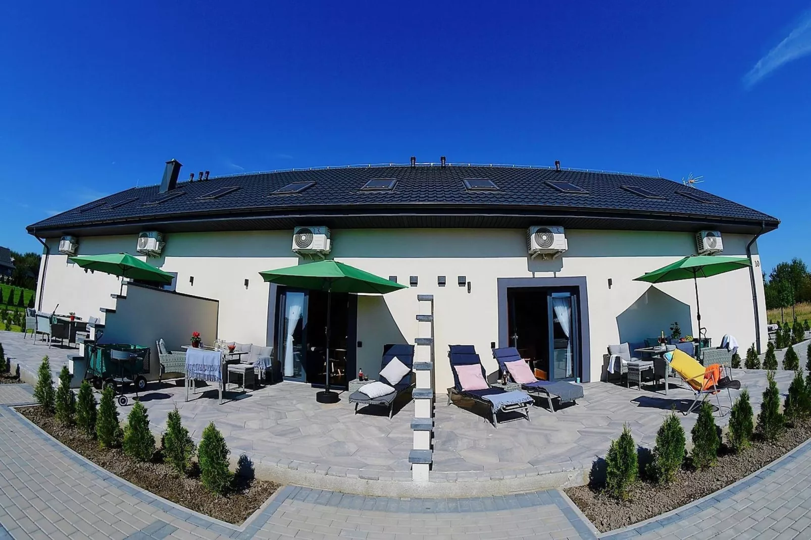 Apartament nr 1 Mielenko-Buitenkant zomer
