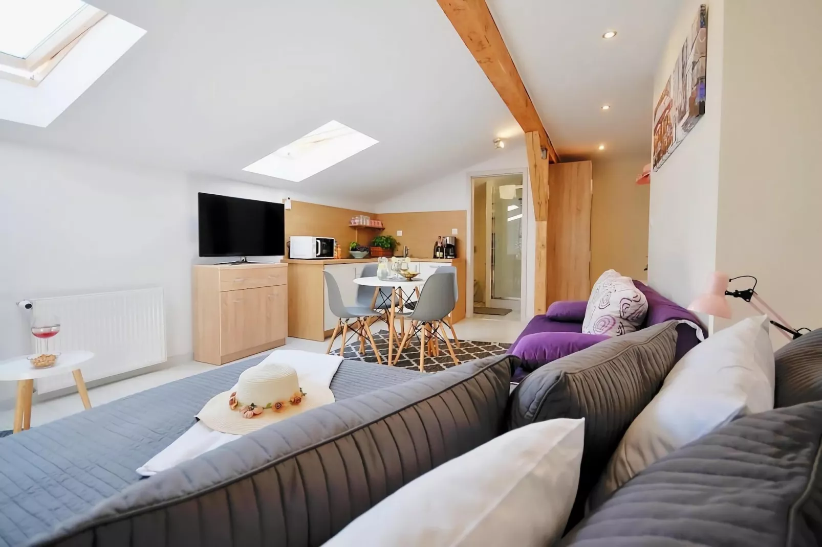 Studio 3-osobowe nr 1 30 m2 na poddaszu Ustronie Morskie-Woonkamer