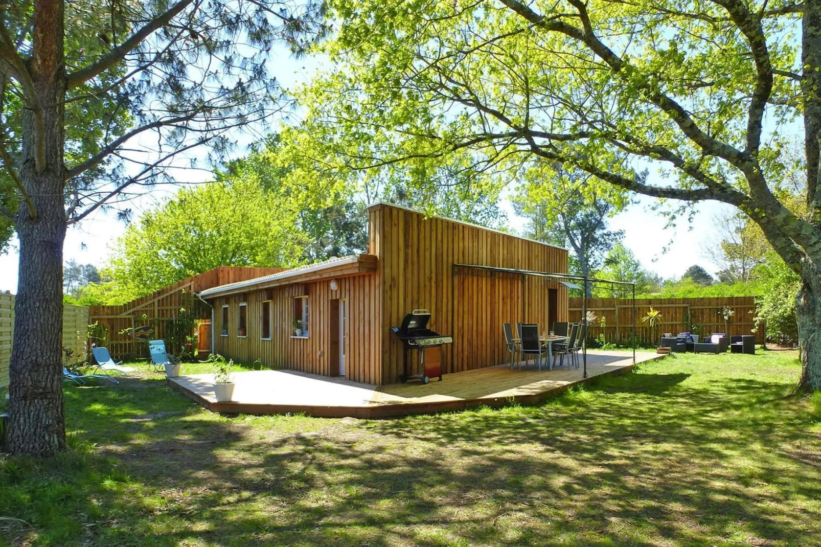 Holiday home Le Porge-Buitenkant zomer