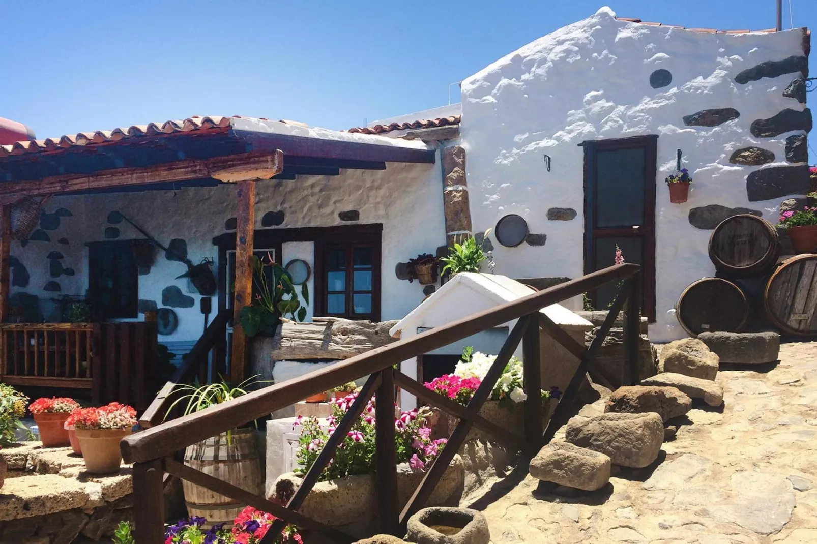 Casa Tajona-Buitenkant zomer