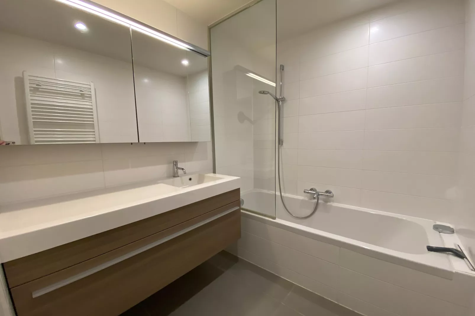 LECTUS 233/0201-Badkamer