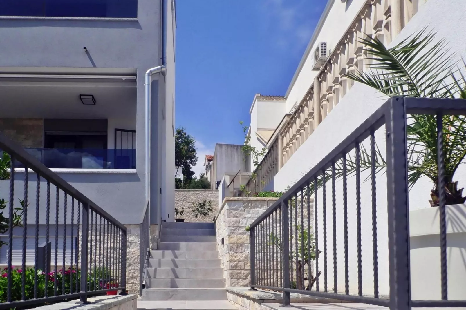 Holiday home Sole Maslenica-SD-160-8 Pers-Buitenkant zomer