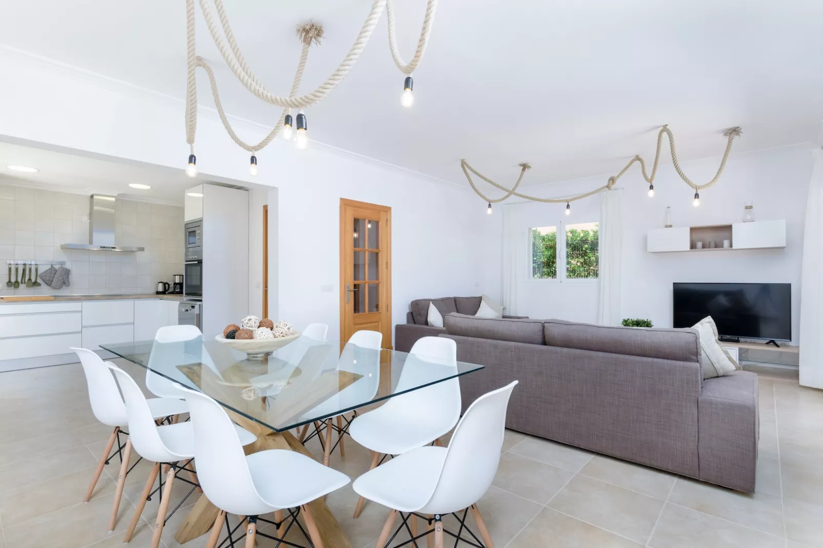 Dones D'aigua 11-Eetkamer
