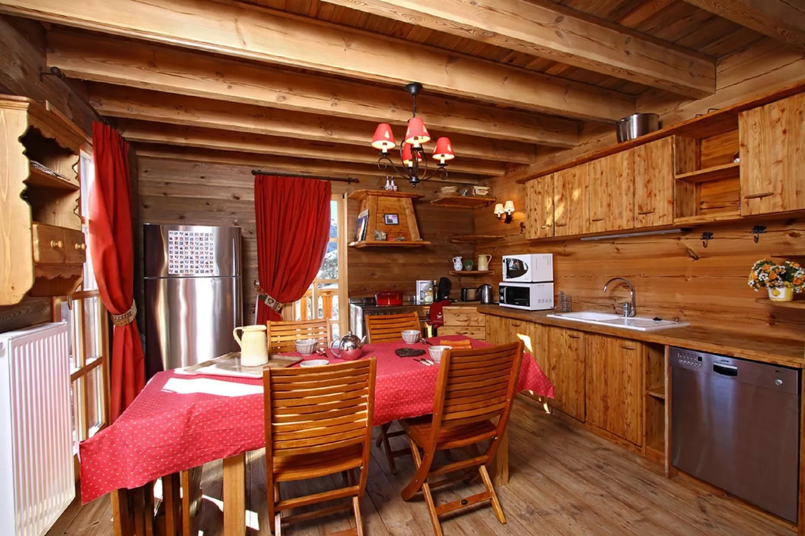 Chalet Mélusine-Eetkamer