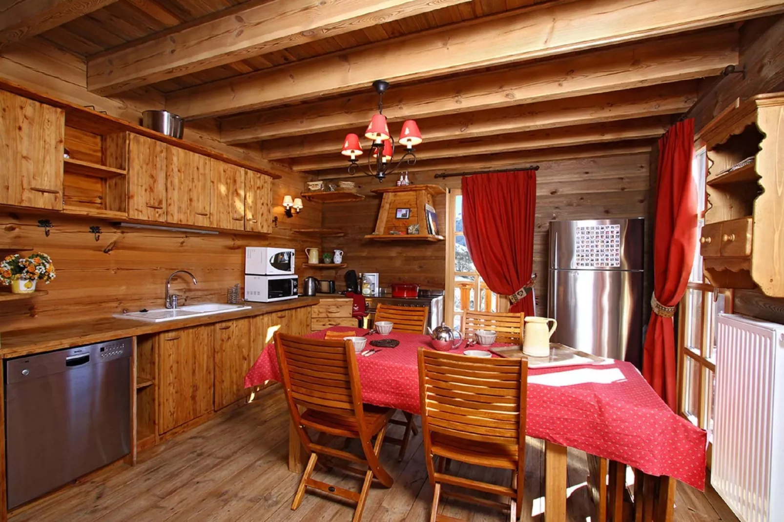 Chalet Mélusine-Eetkamer