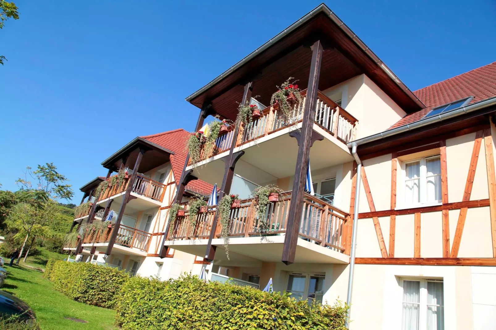 Le Domaine des Rois 1-Buitenkant zomer