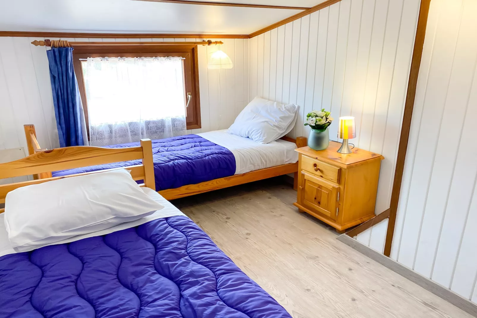 Domaine Les Tamaris et Les Portes du Soleil Portiragnes // Maison standard 2 chambres 6 pers-Slaapkamer
