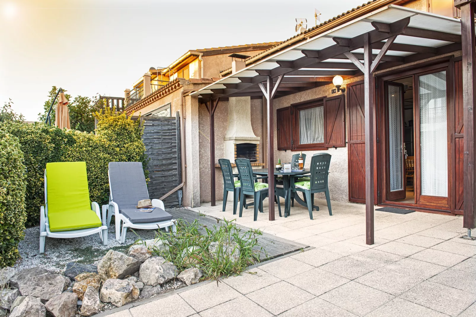 Domaine Les Tamaris et Les Portes du Soleil Portiragnes // Maison confort  2 chambres 6 pers-Buitenkant zomer