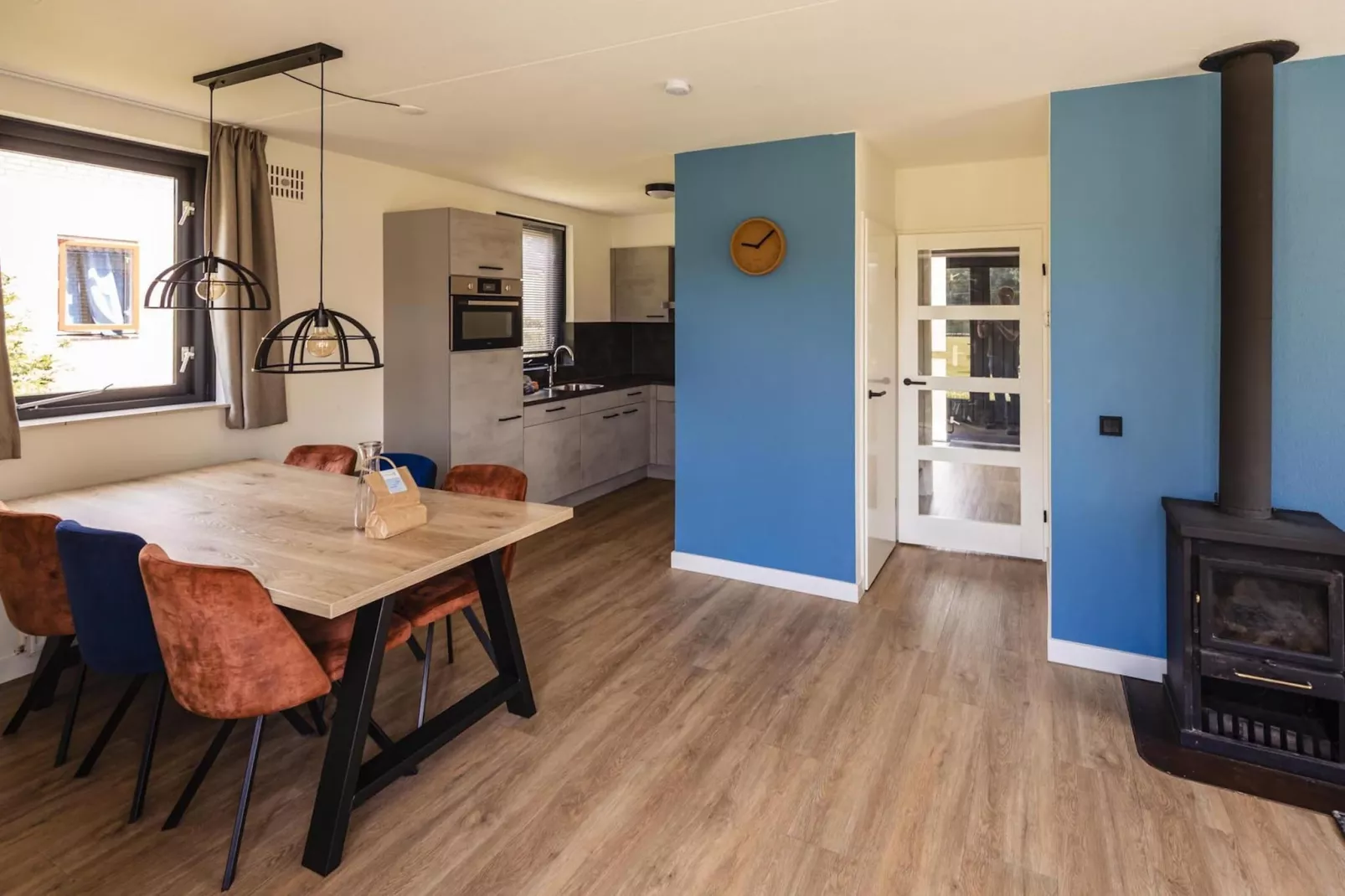 Vakantiepark 't Broeckhuys 4-Eetkamer