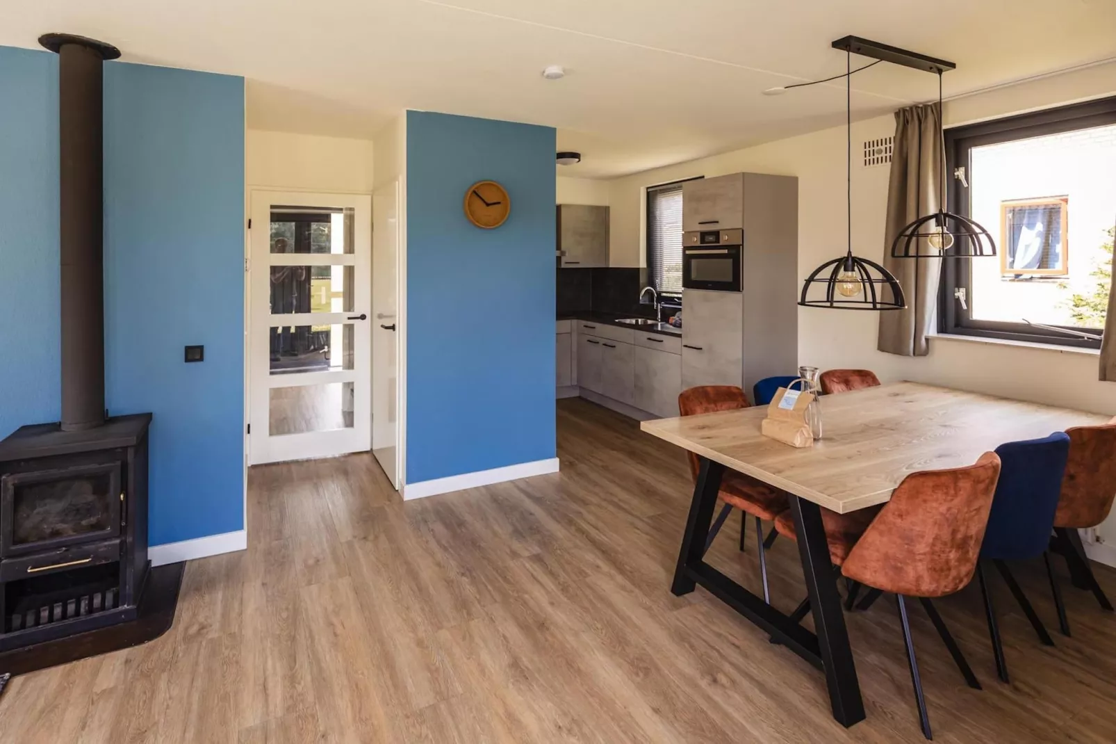 Vakantiepark 't Broeckhuys 4-Eetkamer