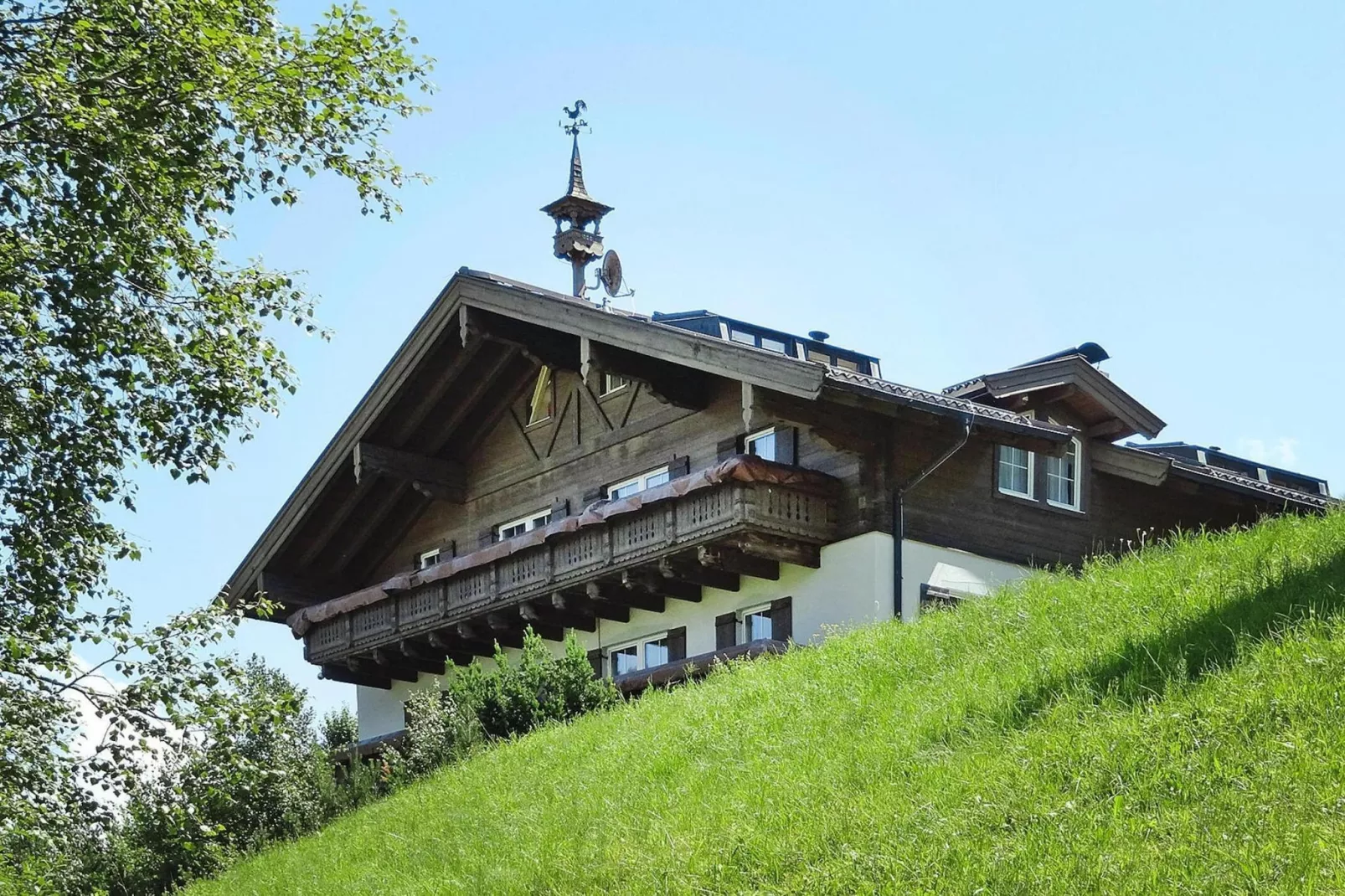 Landhaus Salzburg-Buitenkant zomer