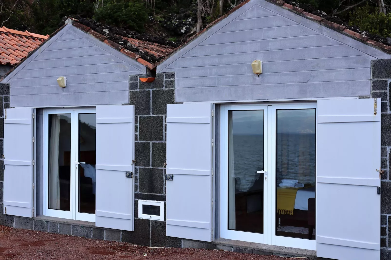 Small semi-detached holiday home in Santo Amaro-Buitenkant zomer