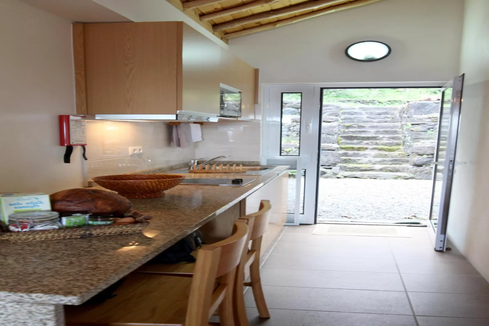 Small semi-detached holiday home in Santo Amaro-Keuken