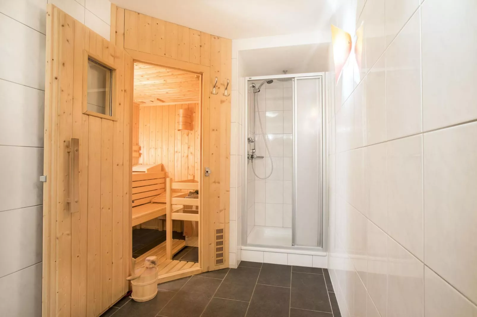 Chalets im Wald-Badkamer