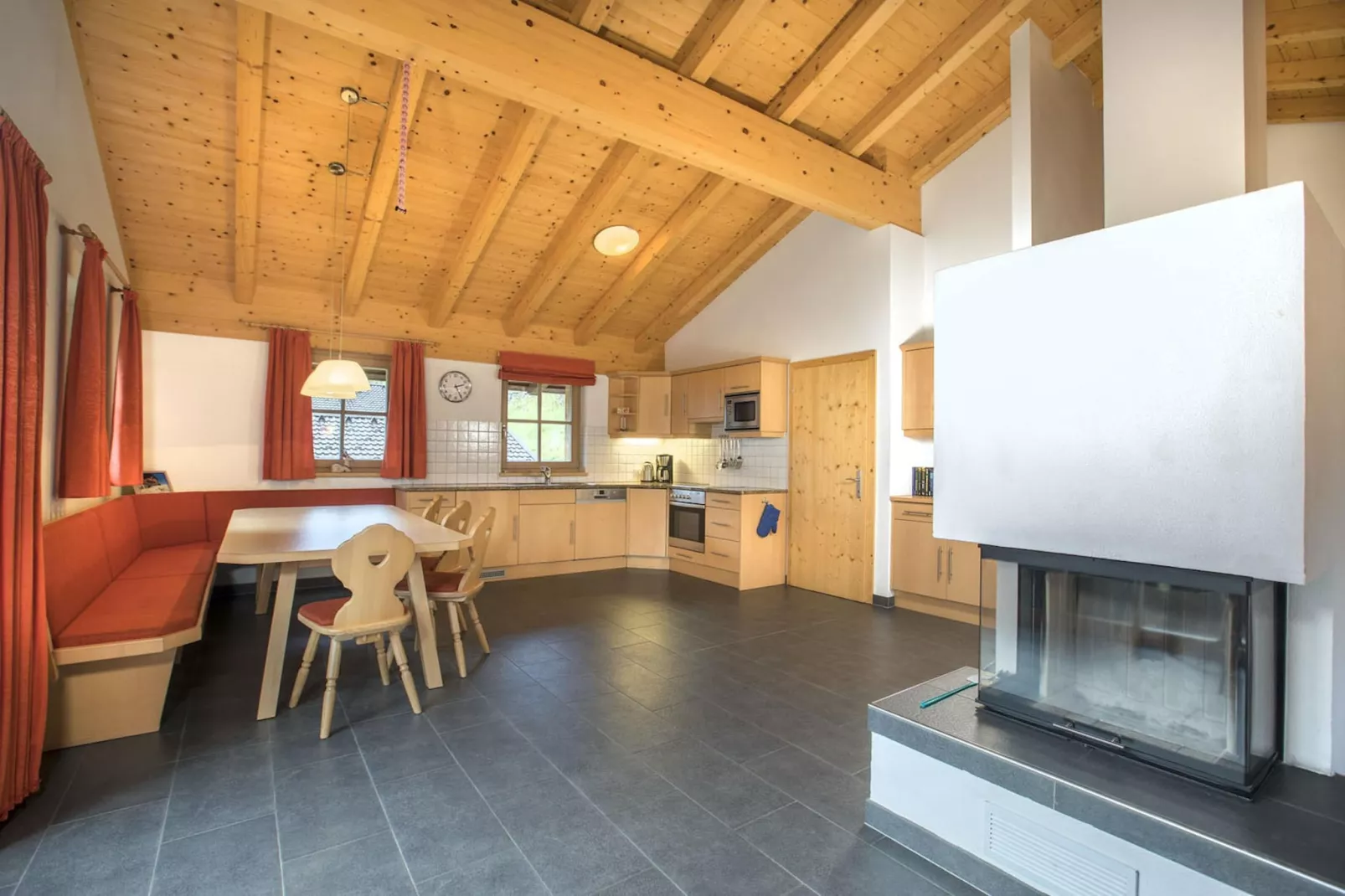 Chalets im Wald-Eetkamer