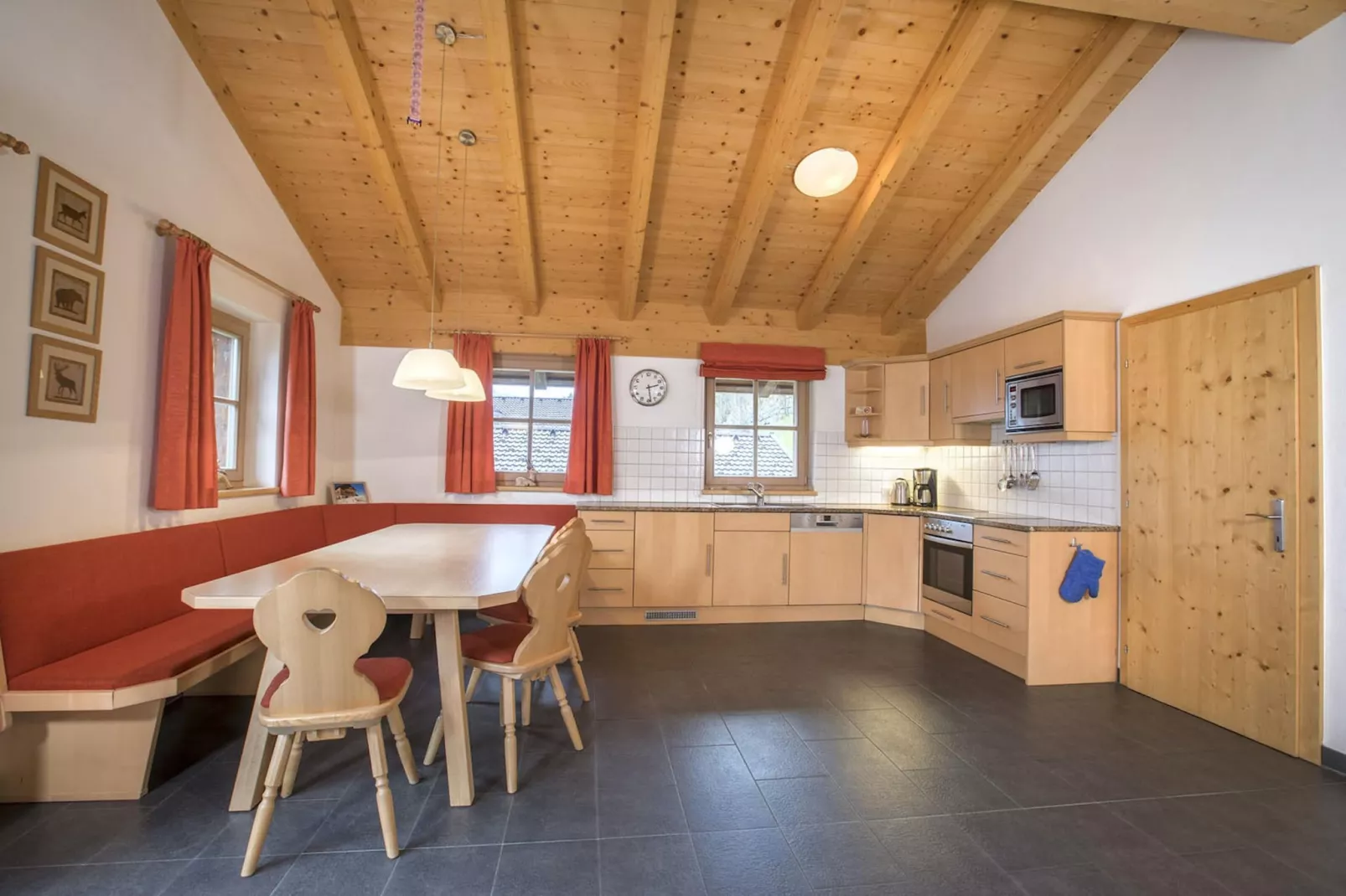 Chalets im Wald-Eetkamer
