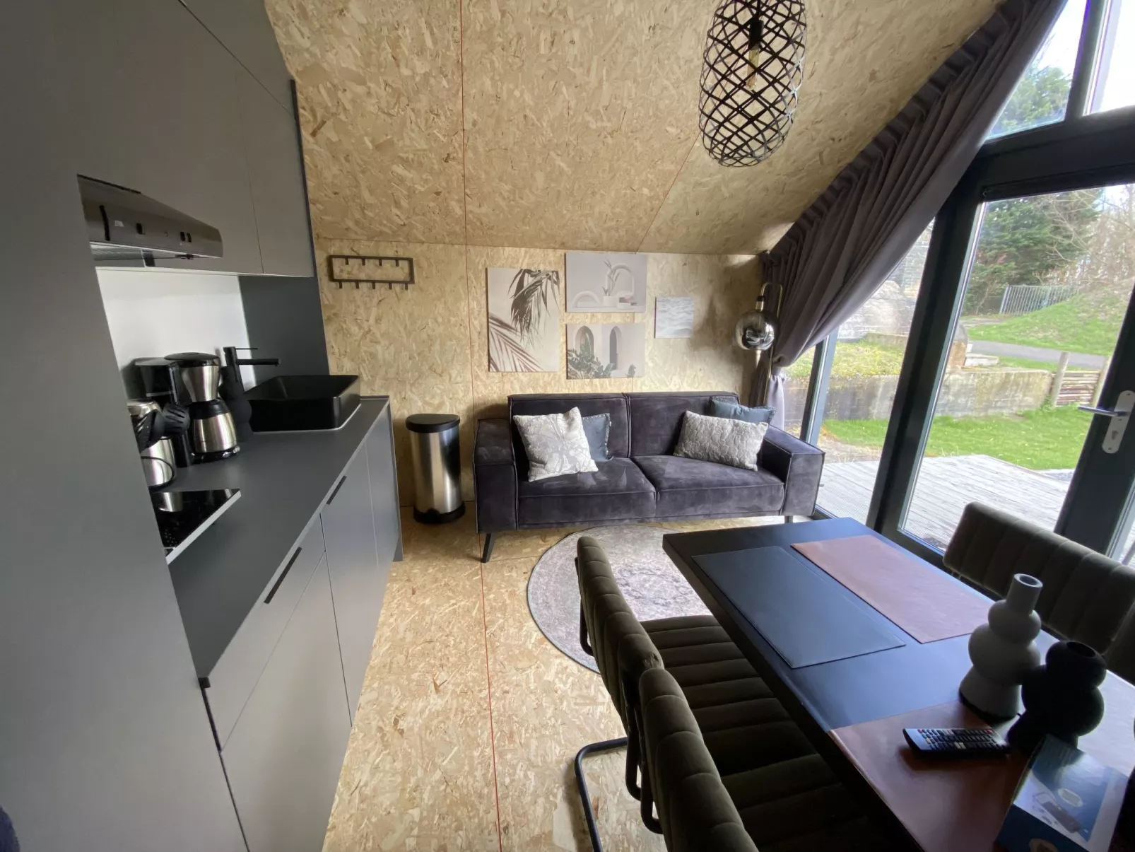 Solo Retreat 4-Binnen