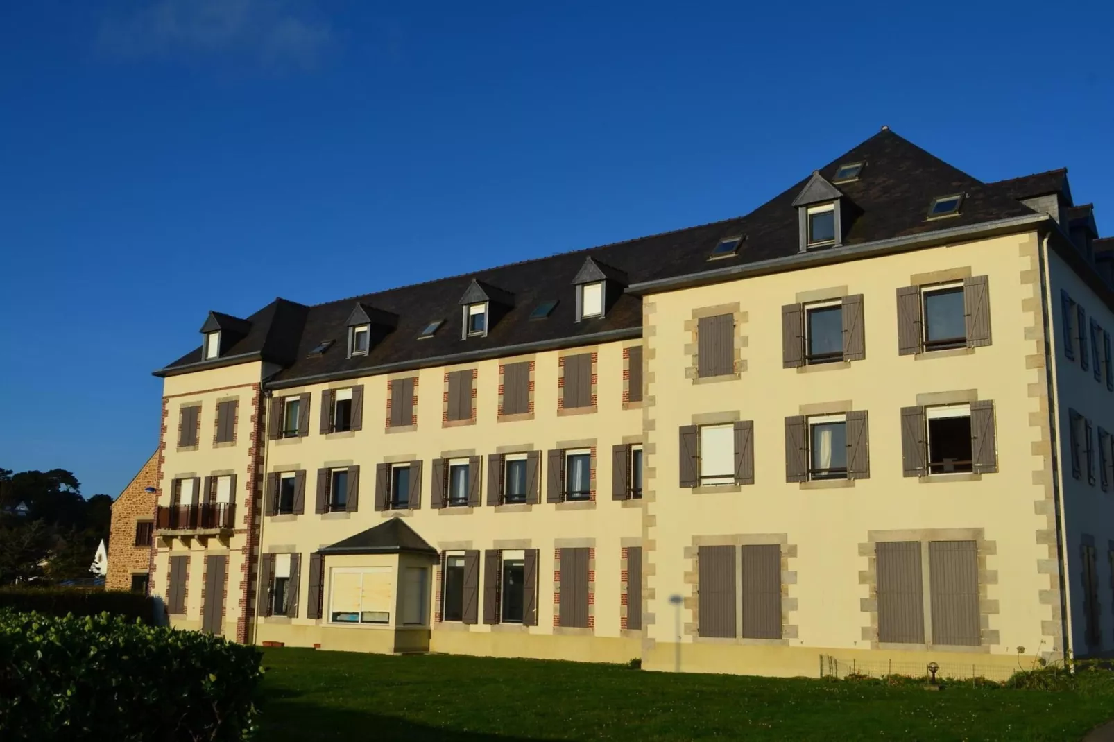 Studio apartment Plougasnou-Buitenkant zomer