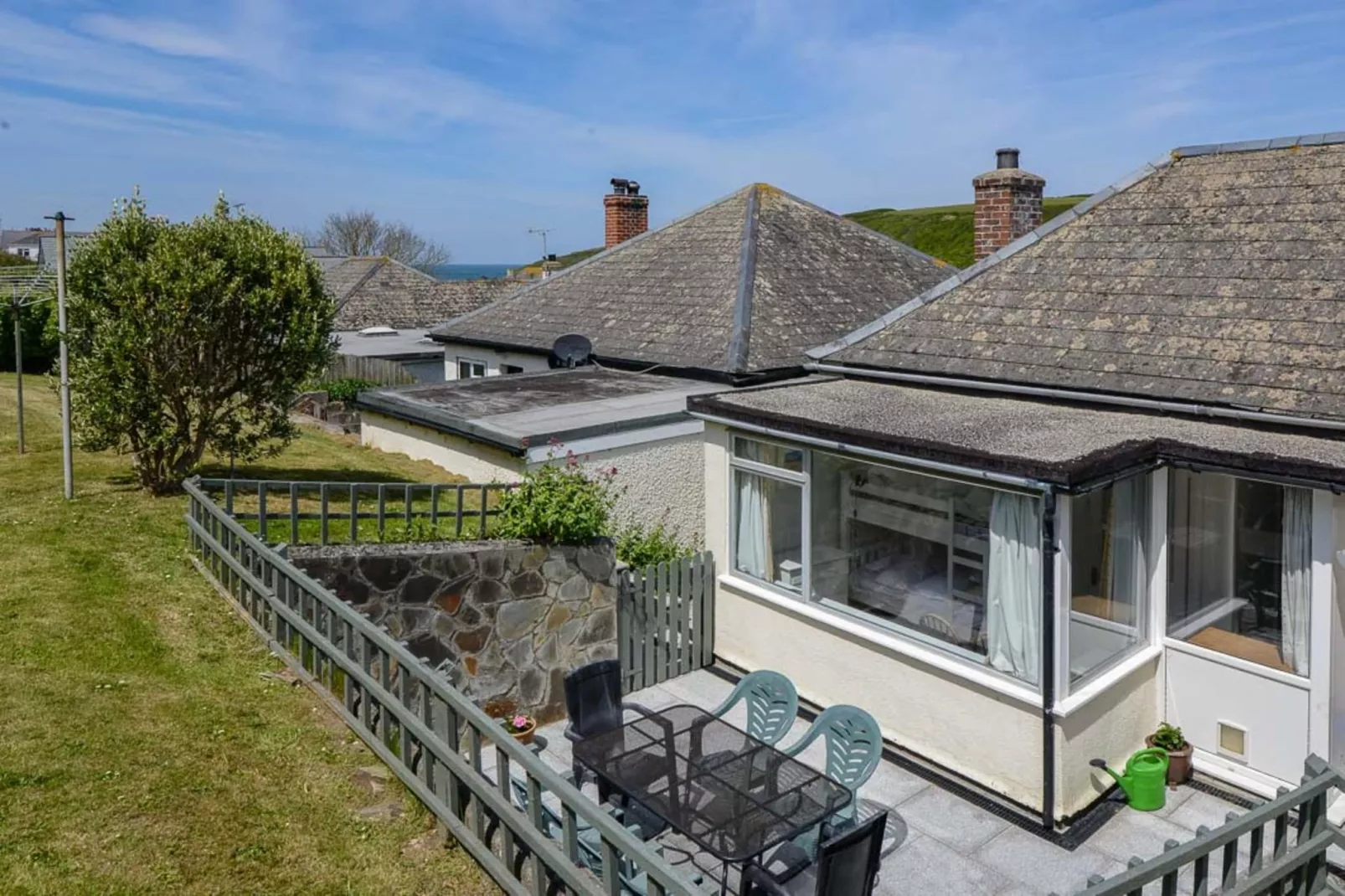 Natural stone cottage with garden and sea view on Breton estate Plougasnou-Gebieden zomer 1km