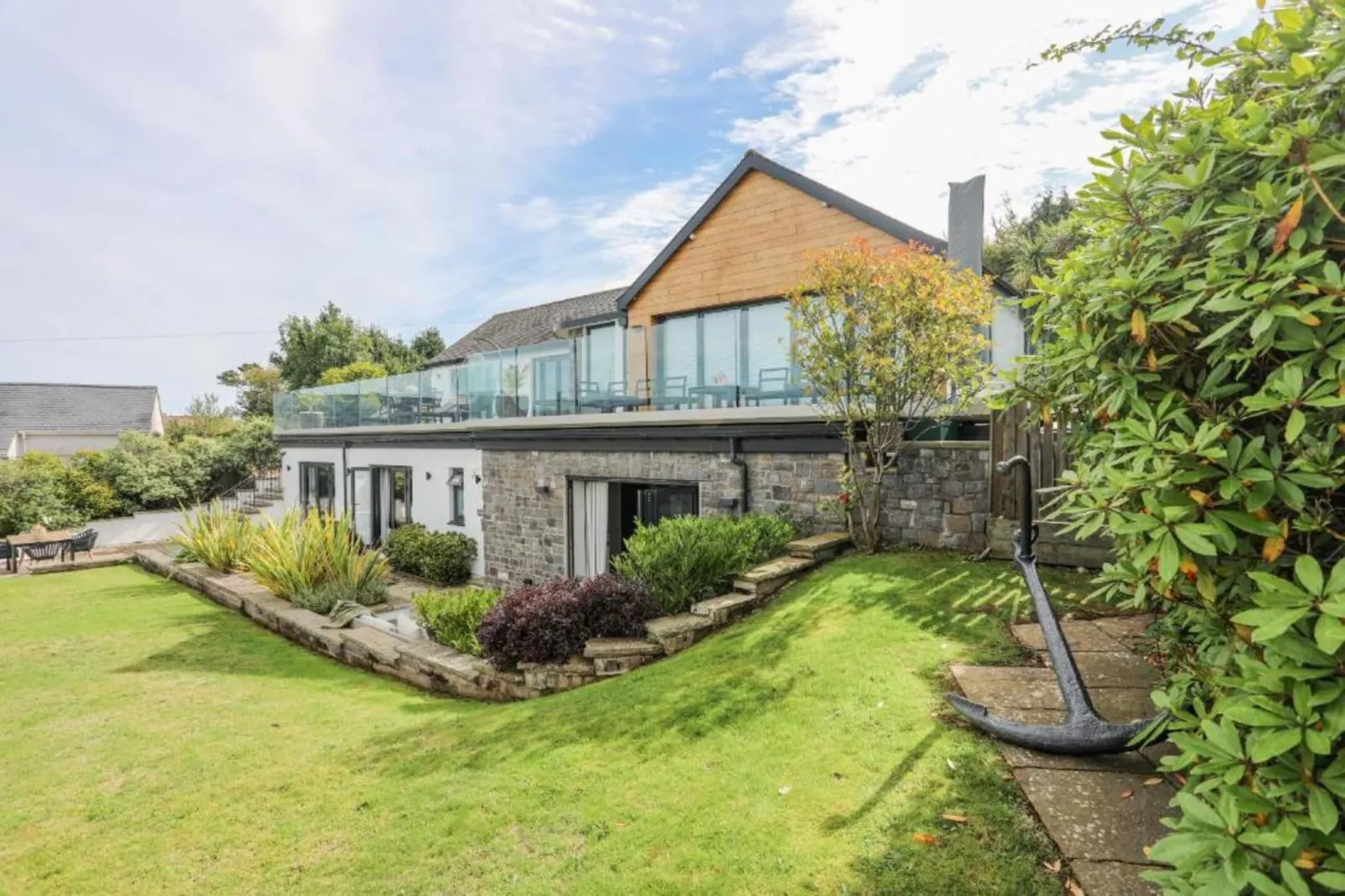 Natural stone cottage with garden and sea view on Breton estate Plougasnou-Gebieden zomer 5km