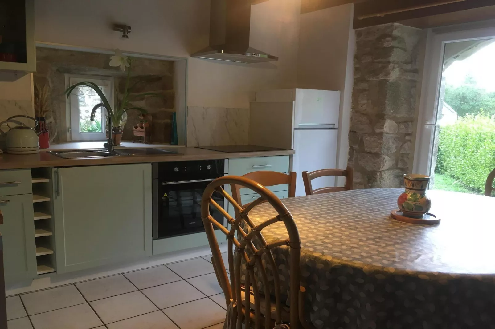Holiday home Plouhinec-Eetkamer