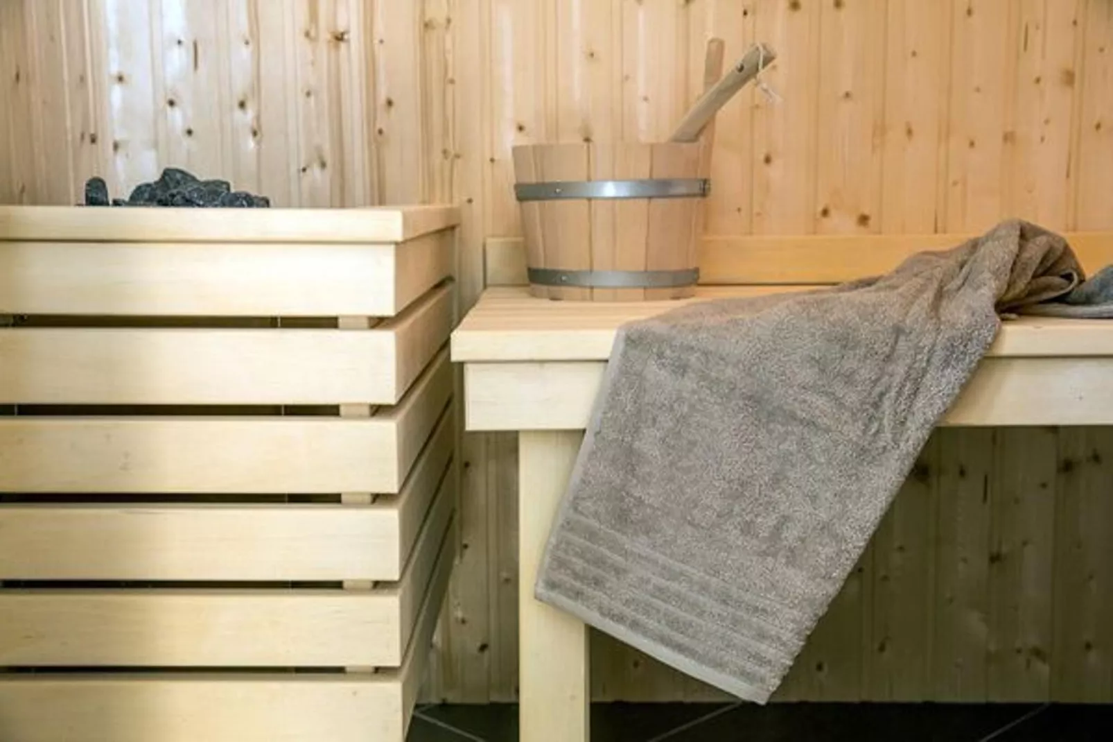 Schilfrohrsänger 61-Sauna
