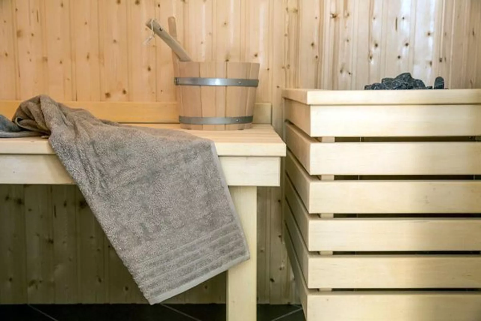 Schilfrohrsänger 61-Sauna