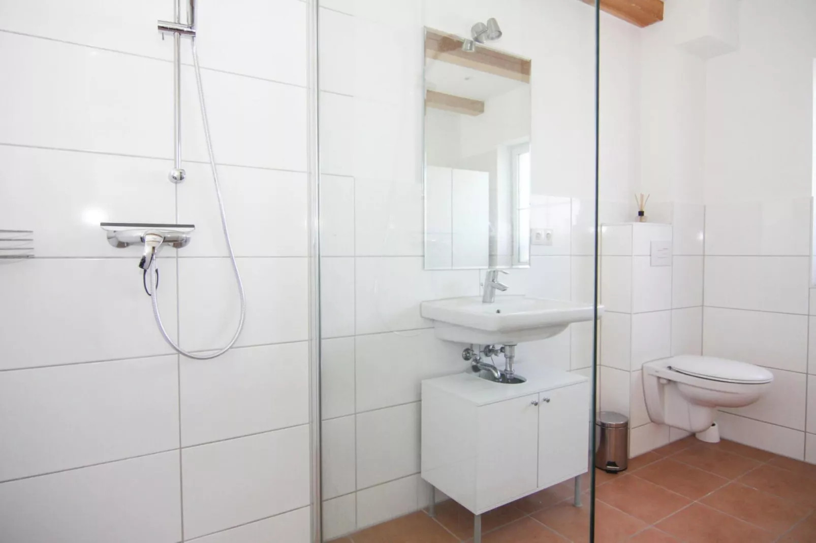 Appartement 4 rechts außen-Badkamer