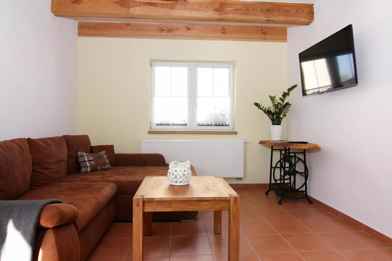 Appartement 4 rechts außen-Woonkamer