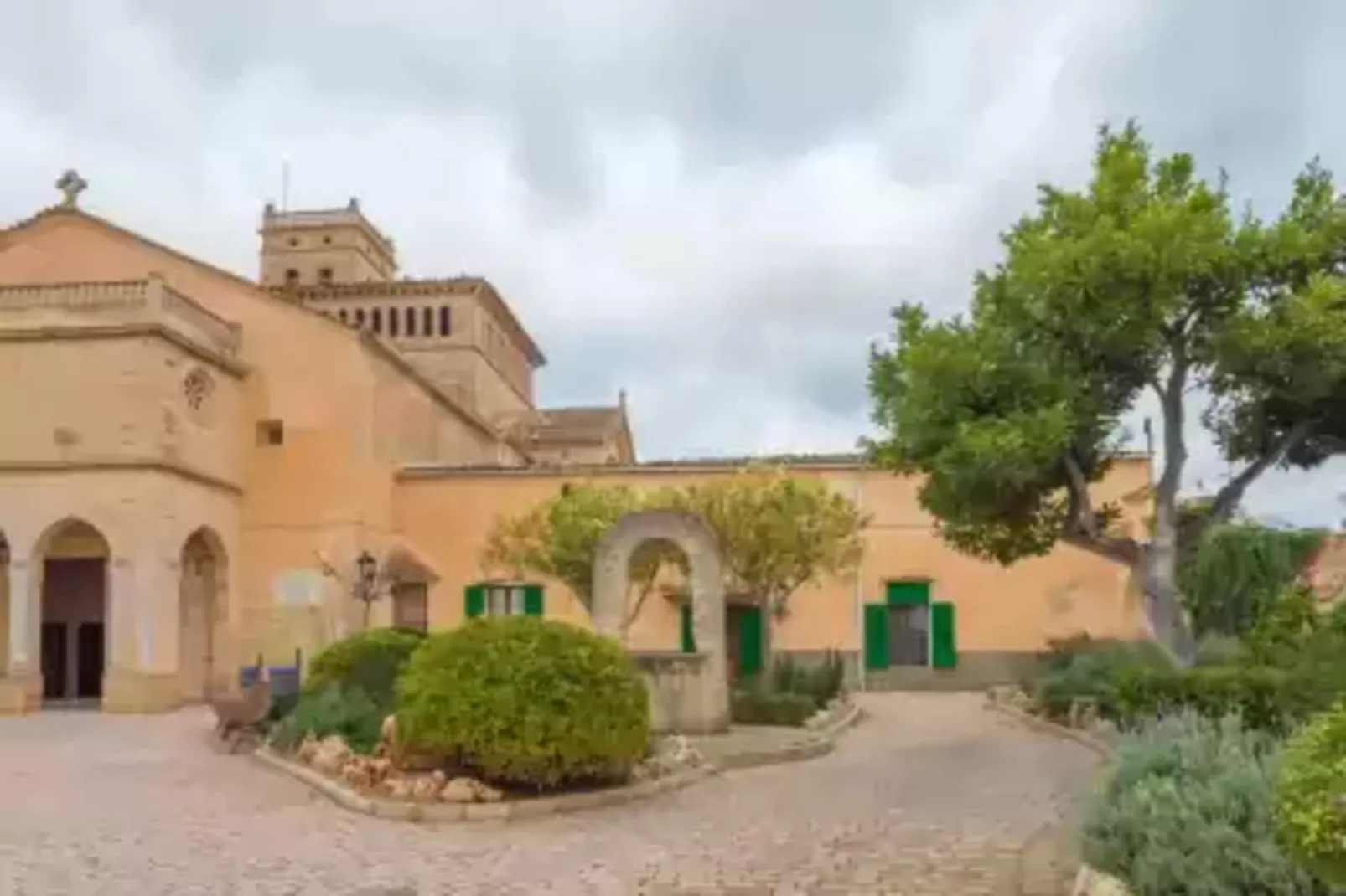Sa Garriga Den Garau-Buitenkant zomer