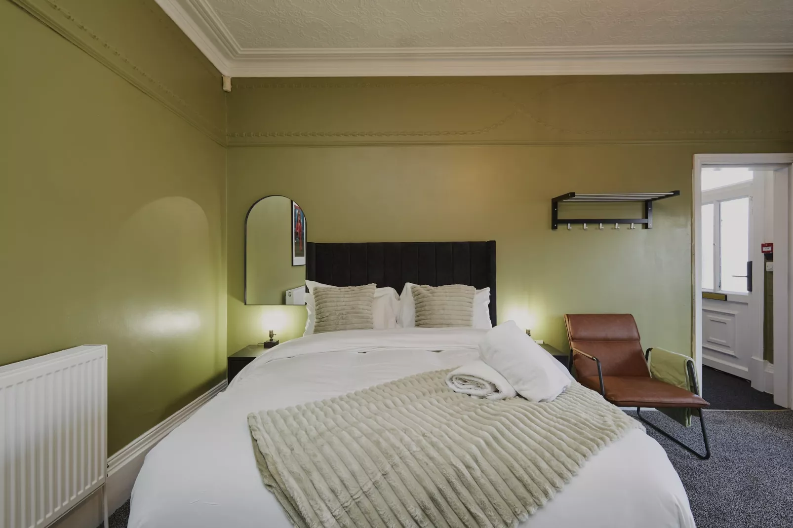 BV Aparthotel Huddersfield Ideal for Business & Leisure Stays-Slaapkamer
