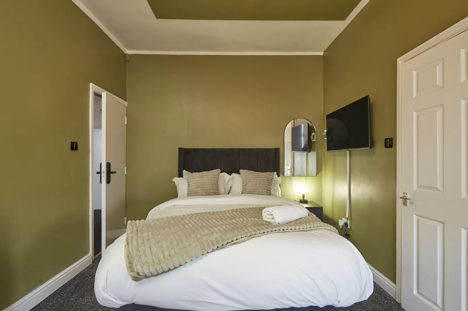 BV Aparthotel Huddersfield Ideal for Business & Leisure Stays-Slaapkamer