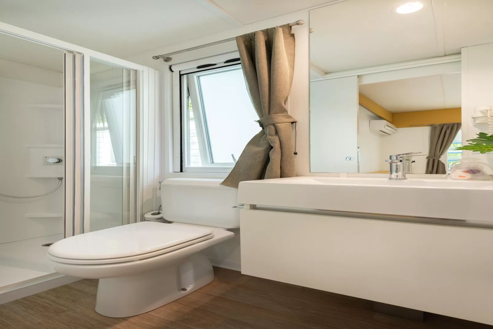 Mobile Homes San Francesco Desenzano-Garda Family-Badkamer