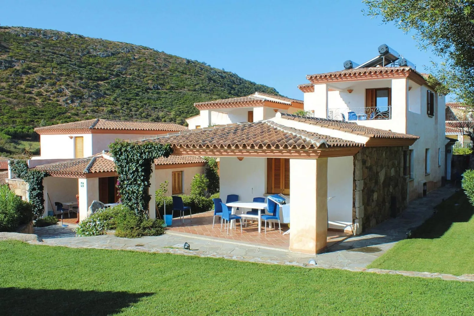 Residence Bouganvillage Tanaunella - Type Mono 2-Buitenkant zomer
