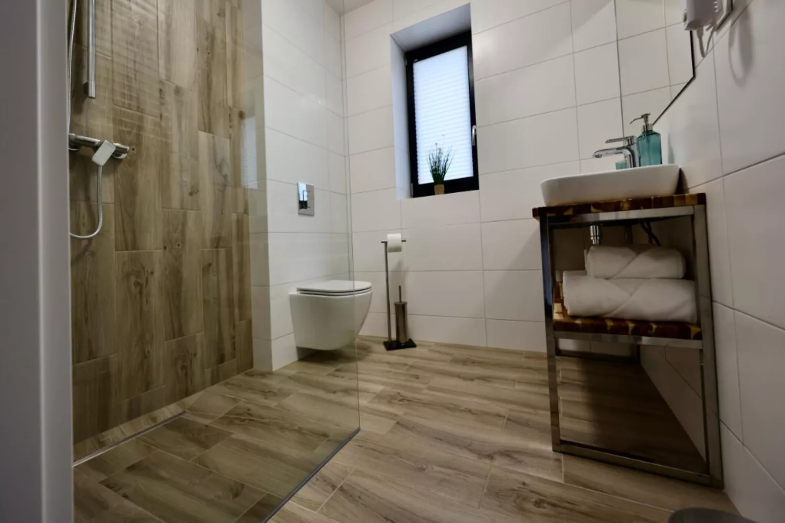 Połowa domu wakacyjnego przy plaży w Stepnicy-Badkamer