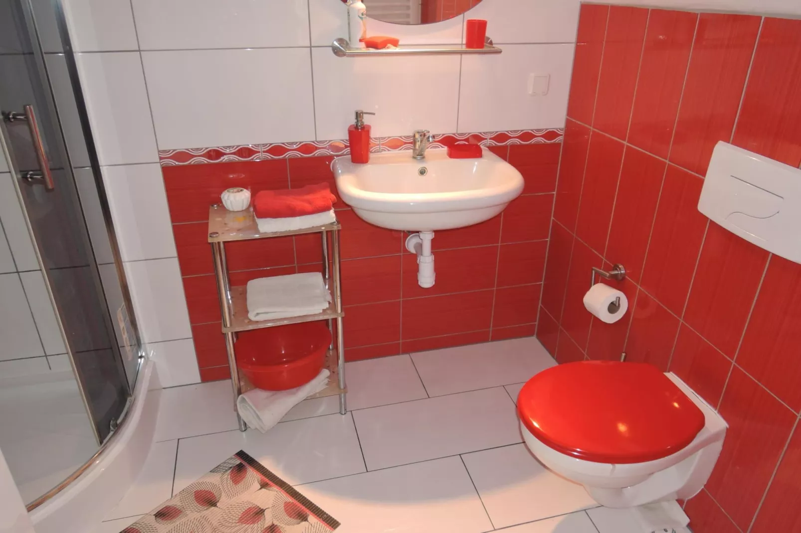 Dwójka czerwona II piętro-Badkamer