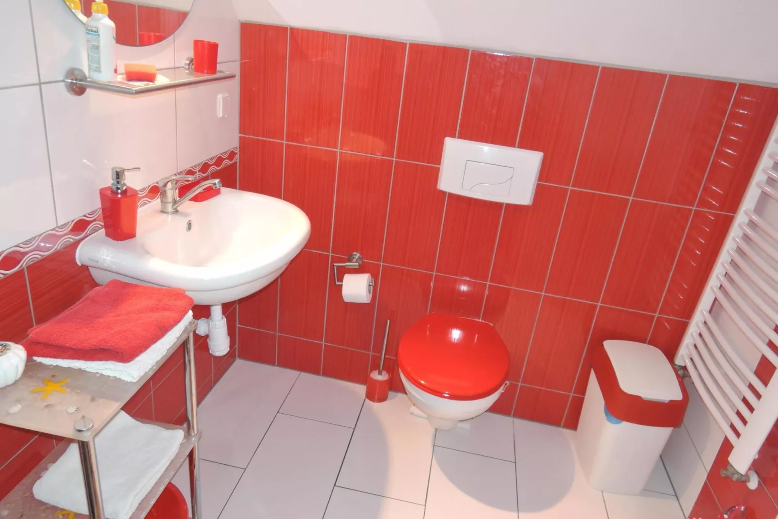 Dwójka czerwona II piętro-Badkamer