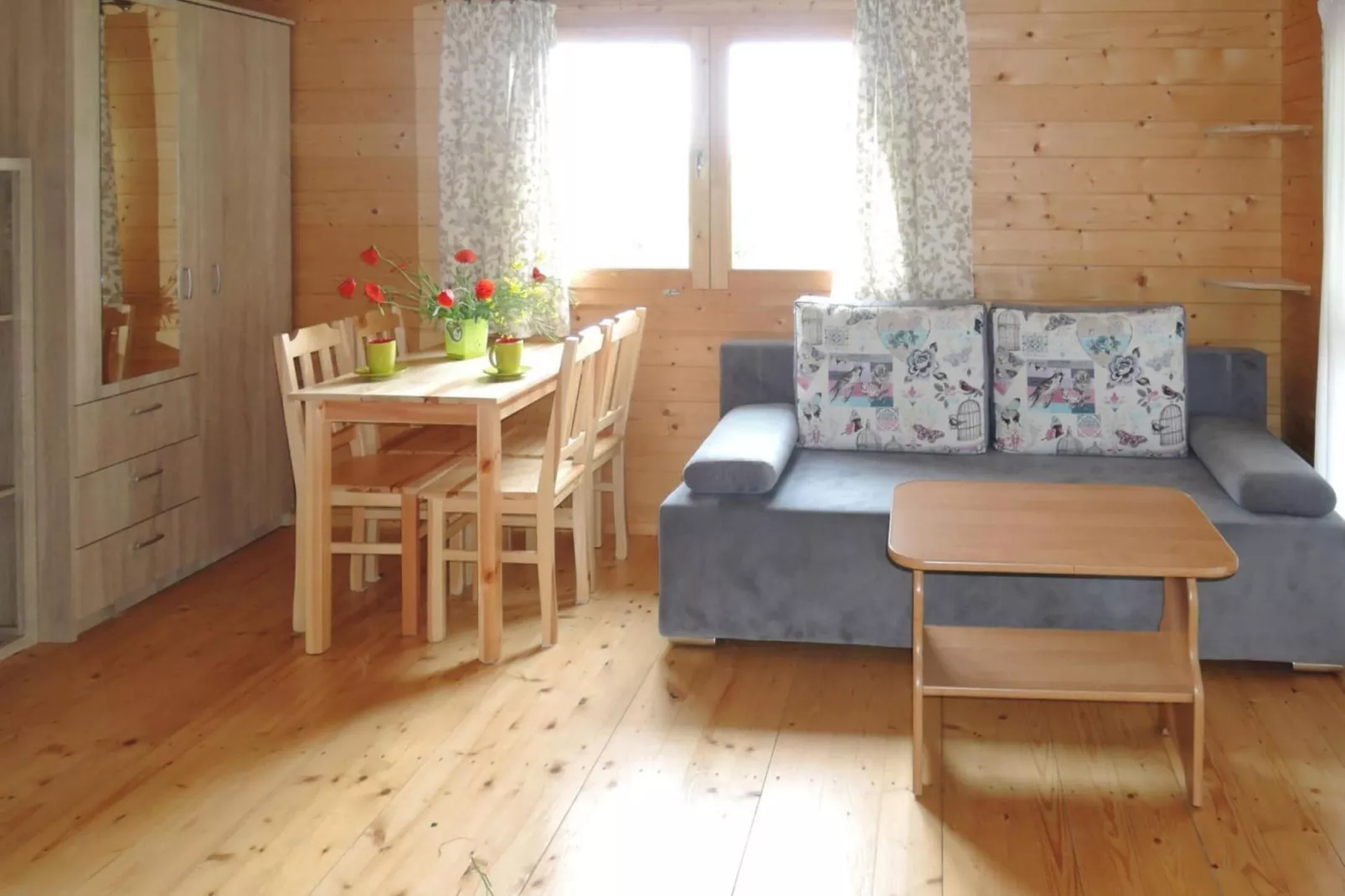 Bungalow Pod lipą Wrzosowo-Woonkamer