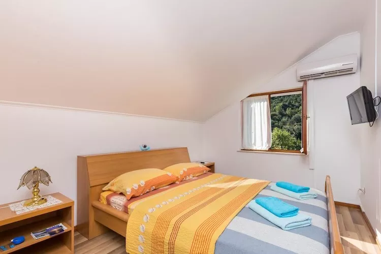 Apartments Memunić - One Bedroom Apartment with Garden View (MALI)