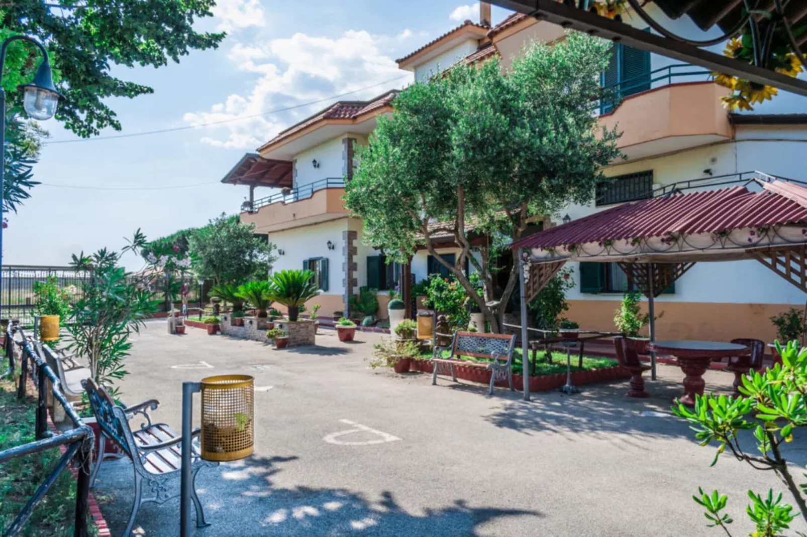 Agri-tourism Poggio al Sole Vinci Type Margherita-Margherita-Gebieden zomer 5km